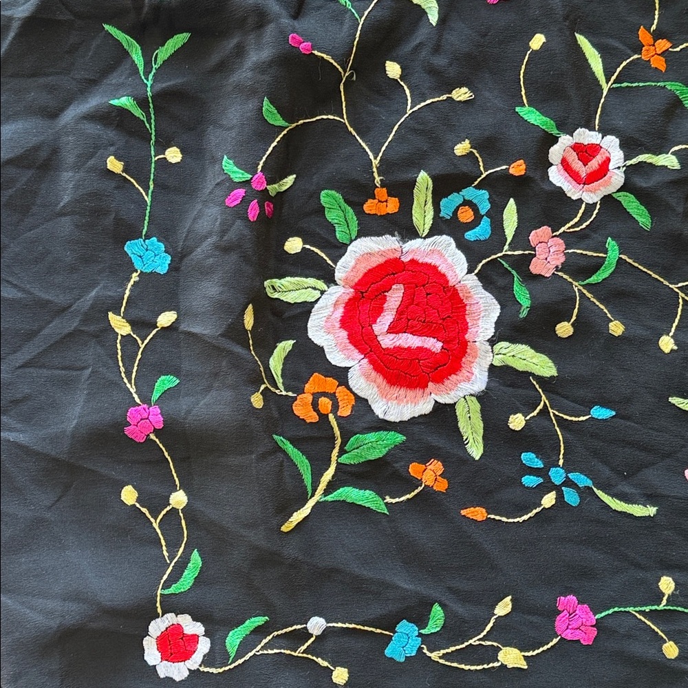 Vintage Artesania Reyes Madrid Black Floral Embroidered Silk Shawl with Fringe - Picture 5 of 8